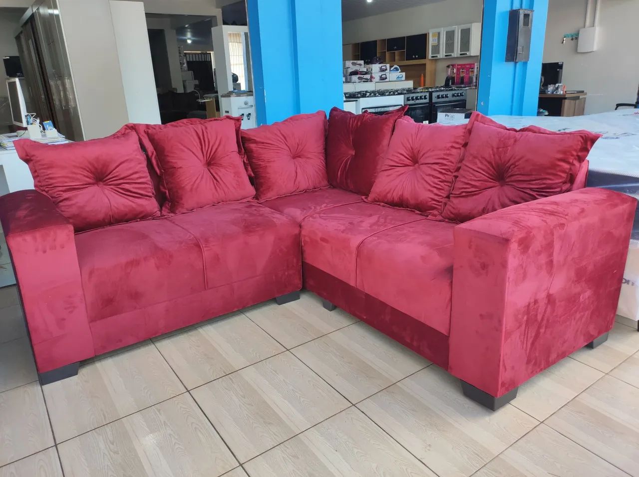 Sofá de canto vermelho com almofadas novo - Foto 2