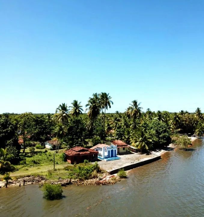 Excelente terreno com casa simples de frente para o mar em ilha paradisíaca na Bahia 