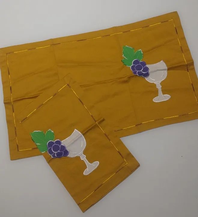 Par de Jogo Americano Bordado - Uva e Taça de ?