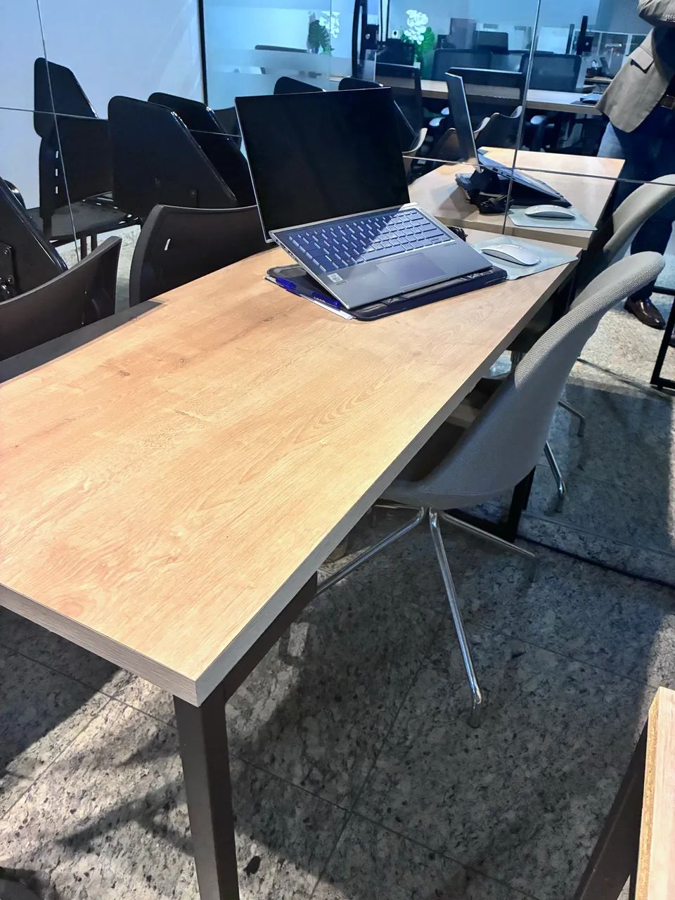Mesa industrial e cadeira conforto 