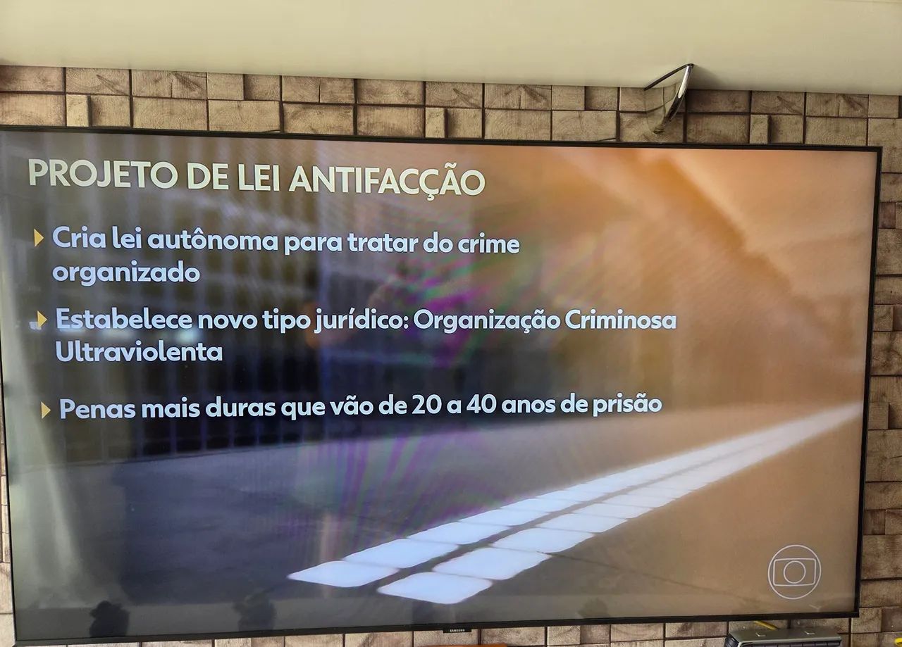 Smart TV Samsung 58" 4k - Na caixa, estado de nova.