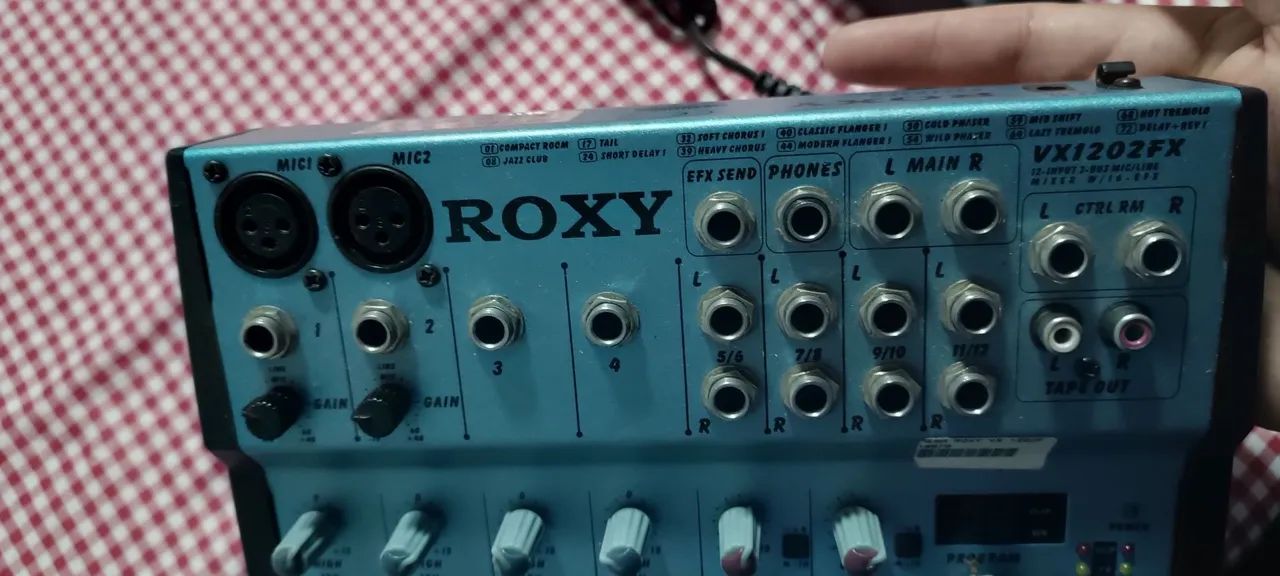 Compact mixer with effects64302956833154120