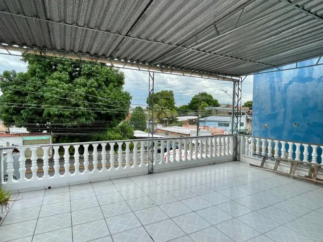 Vendo casa 2 andares na Cachoeirinha com Documentação Completa. Excelente Localização .