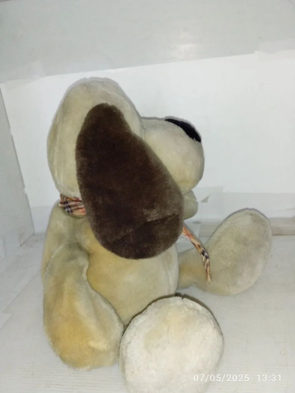 Cachorro de Pelúcia Marrom e Bege musical. - Foto 4