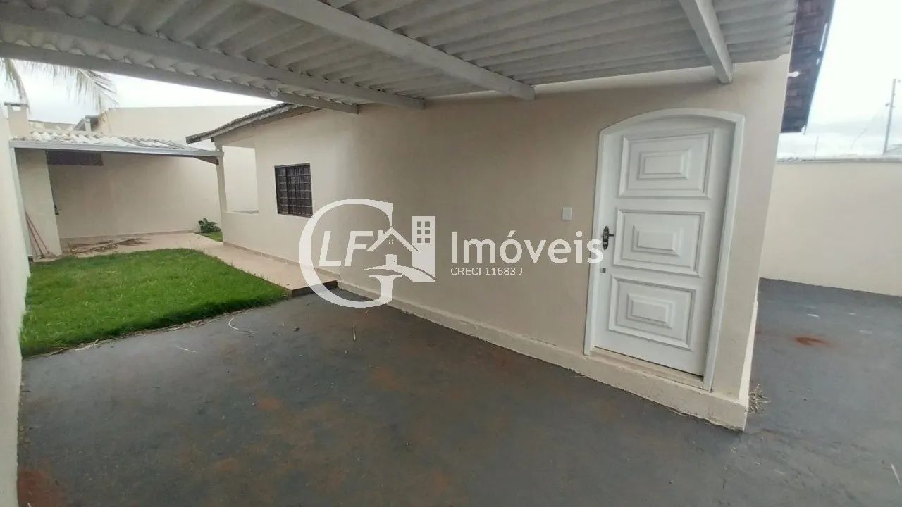 Casa reformada com salão nos fundos - Foto 3