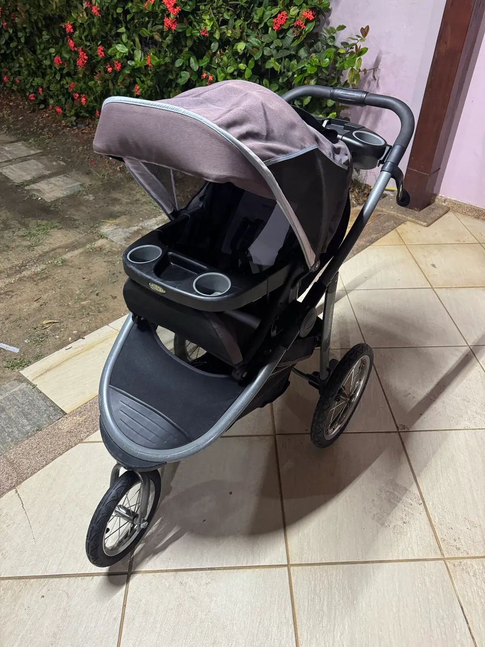 Carrinho de Bebê Graco Modes Jogger (3 Rodas de pneu) - Importado, Tipo Todo Terreno - Foto 4