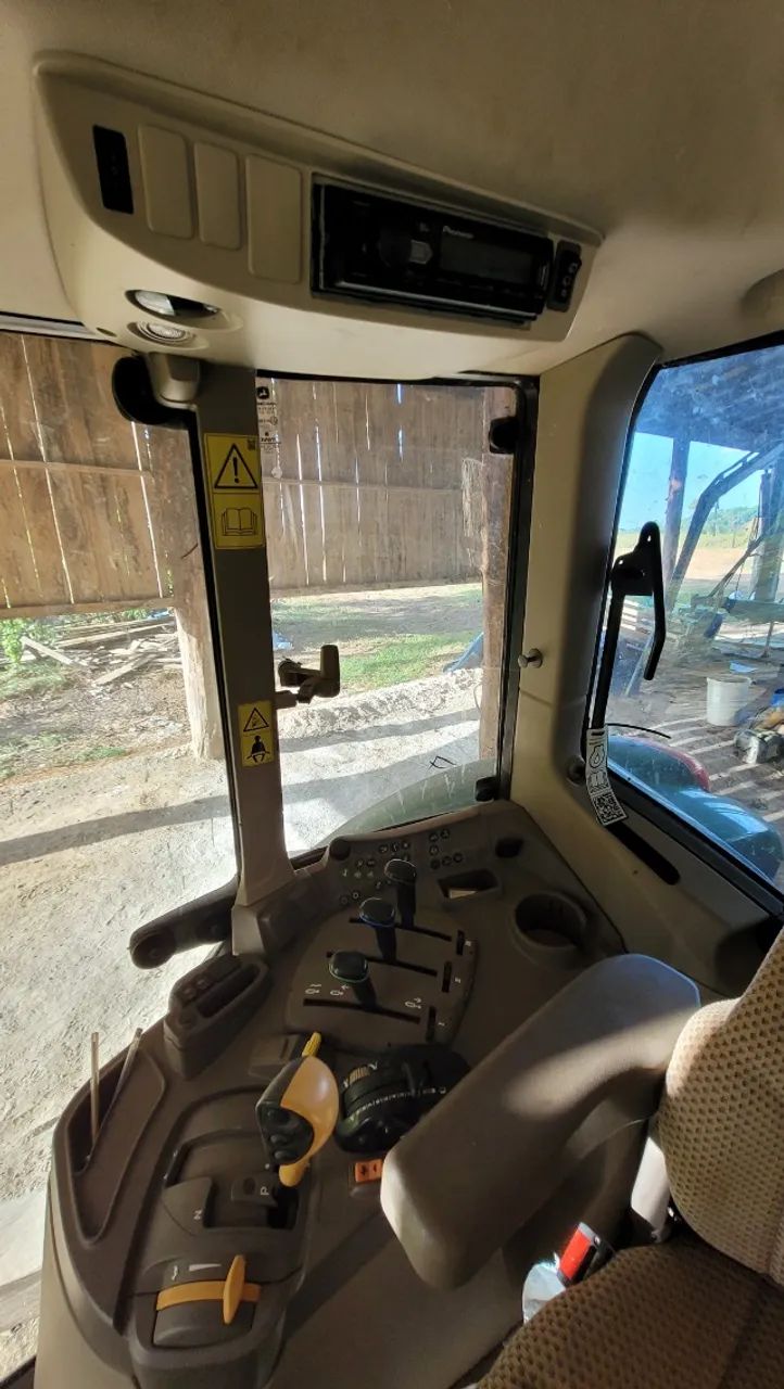Trator John Deere 6150M - Pouco rodado - Foto 2