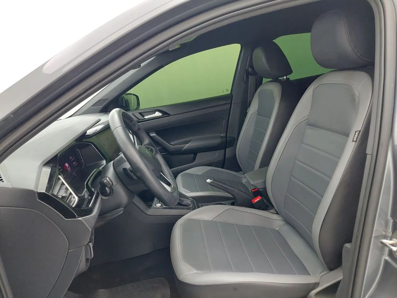 Volkswagen Nivus Highline 1.0 200 TSI Flex Aut., foto 16 de 18