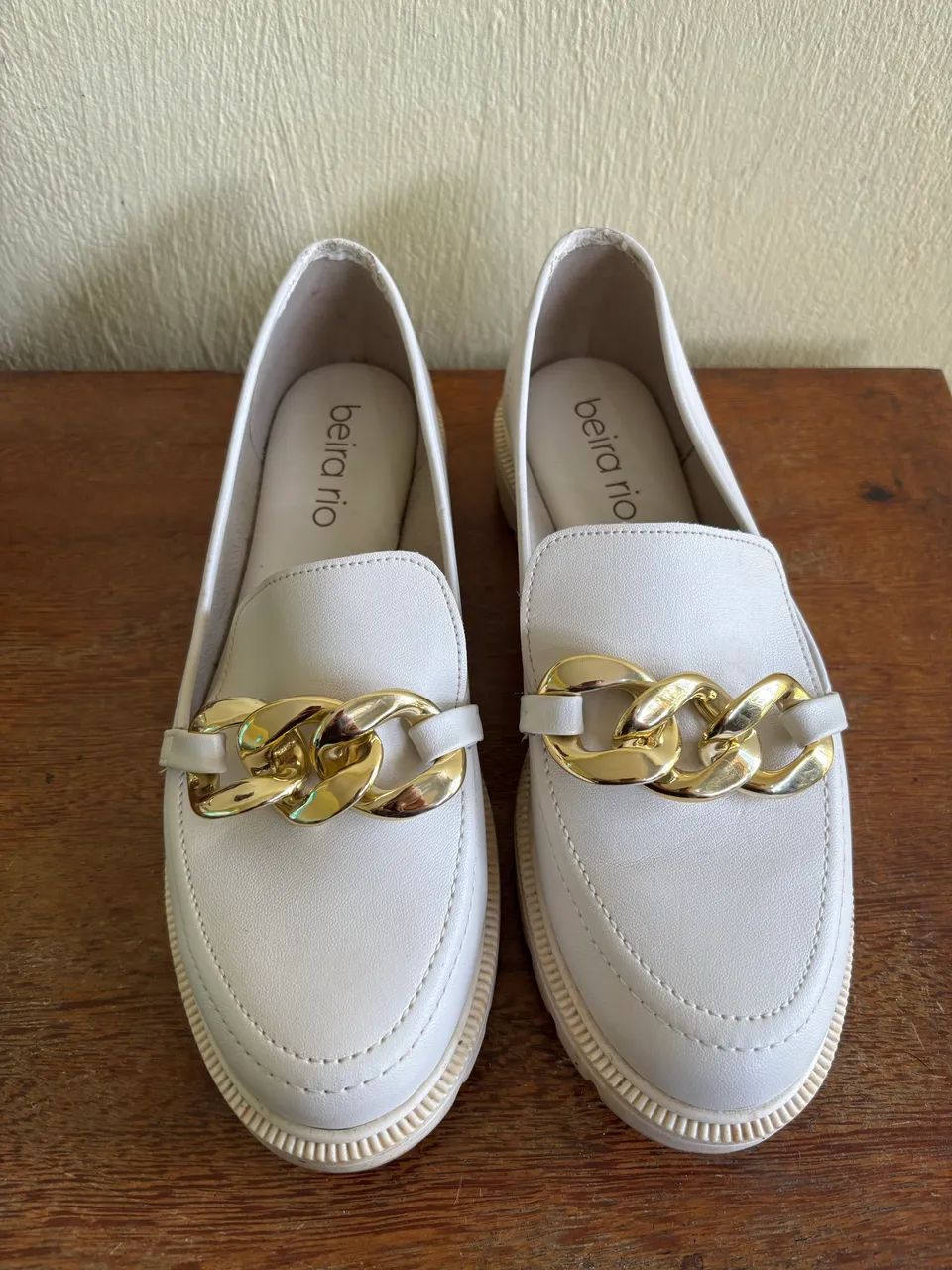 2 Sapatos (Mocassim e Salto) - Foto 2