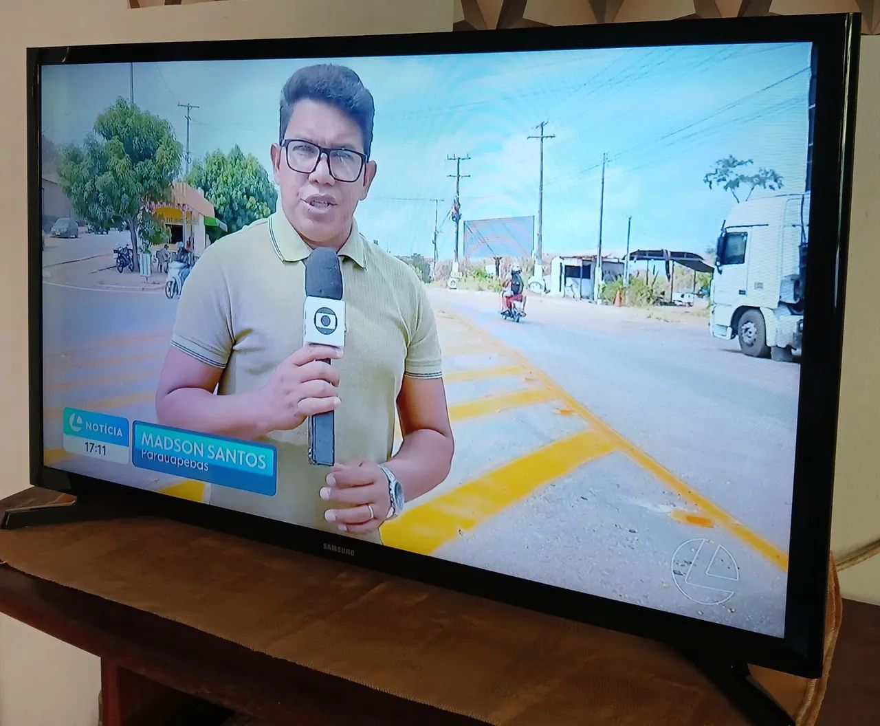 TV SAMSUNG SMART 32 POLEGADAS  - Foto 2