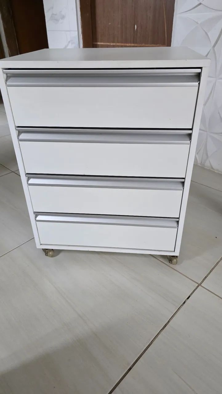 Escrivaninha de apoio semi-nova