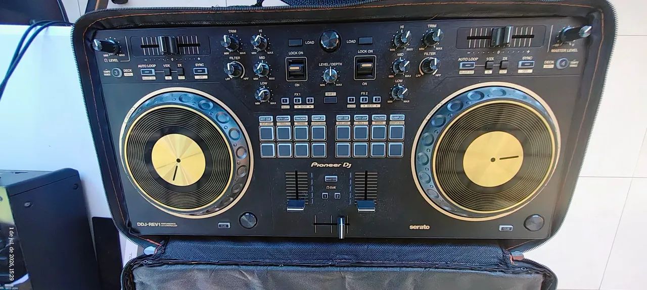 Vendo controladora Pioneer DDJ-REV1 DOURADA  - Foto 6