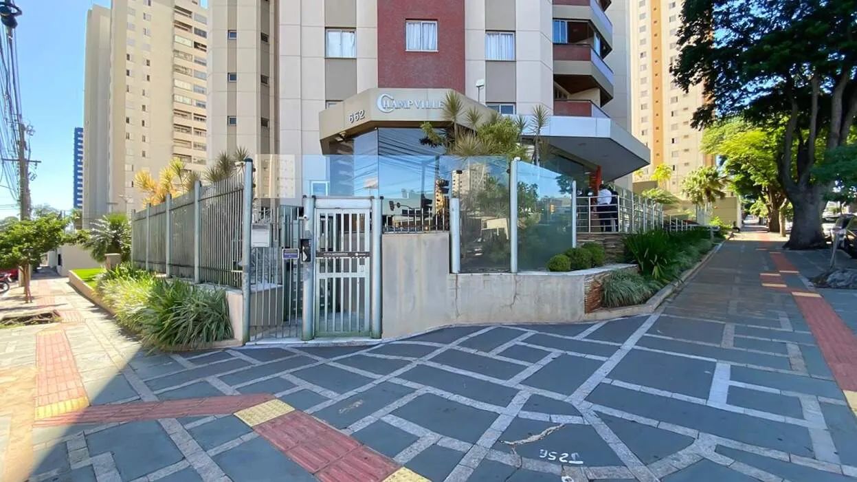 Apartamento no Edifício Champville
