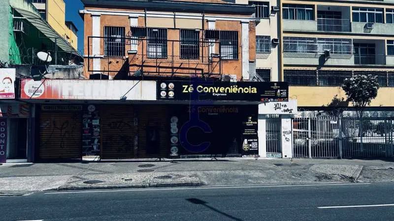 Prédio com loja