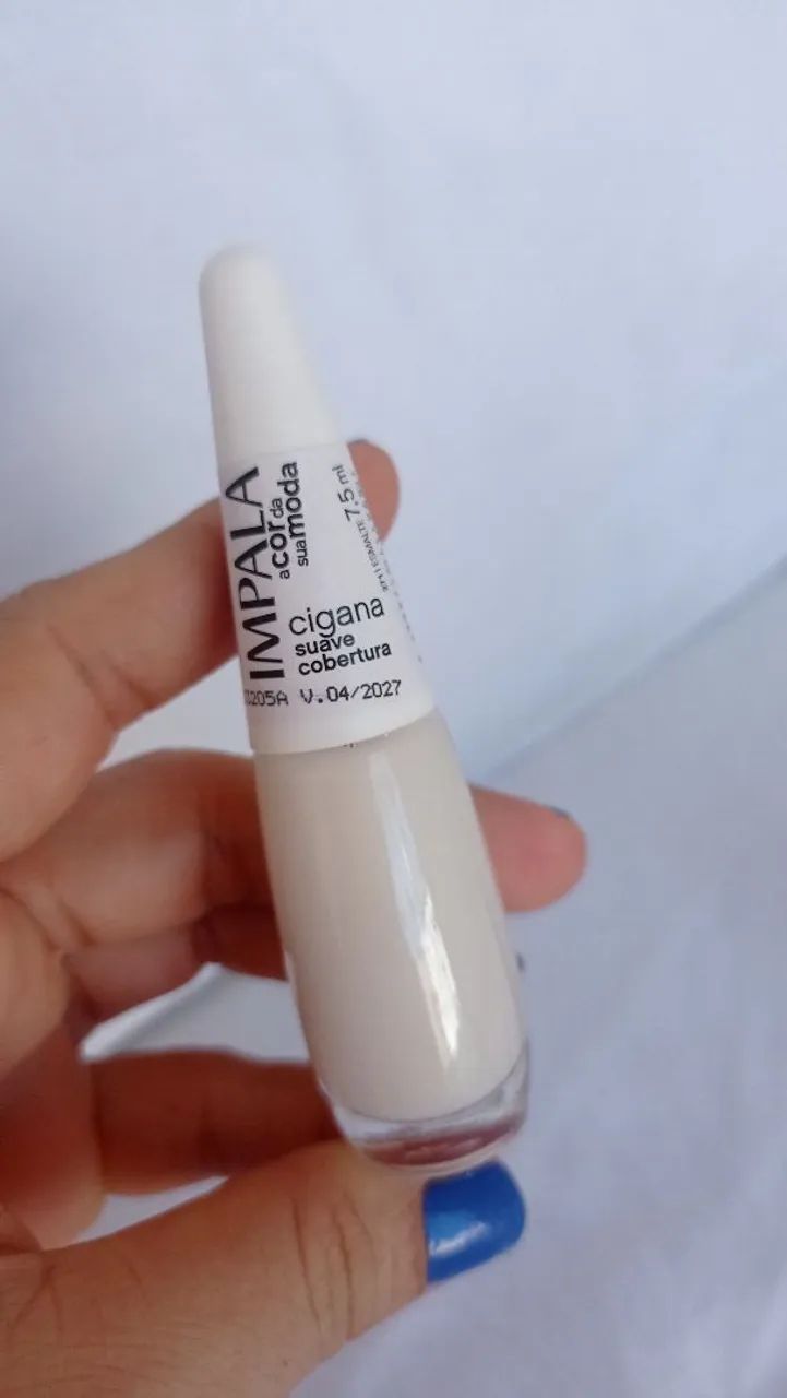 Esmalte comum risque e Impala 