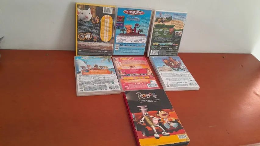 lote com 7 Dvds filmes infantis Disney e animação - Foto 2