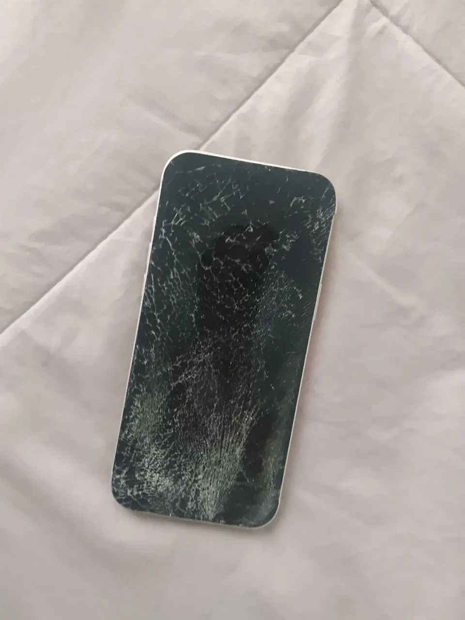 iPhone 17 pro Max tela quebrada 