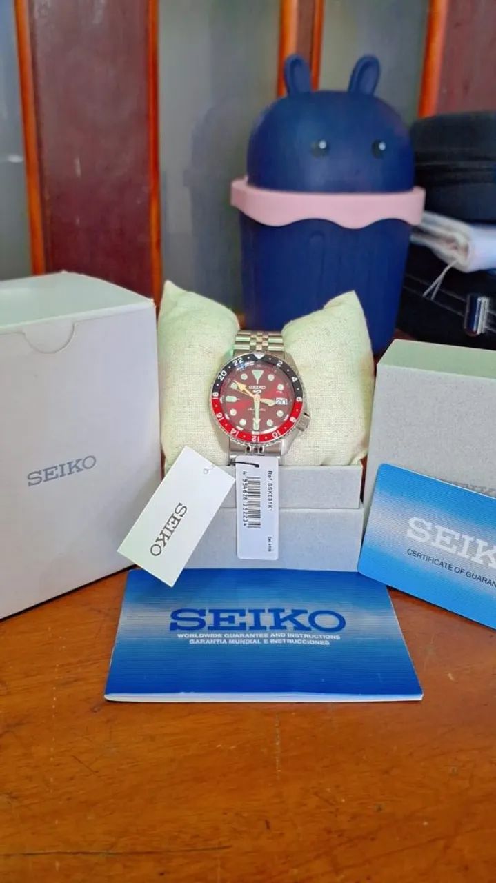 RELÓGIO SEIKO GMT EDIÇÃO LIMITADA NA GARANTIA  EDIÇÃO 366/1000 - Foto 2