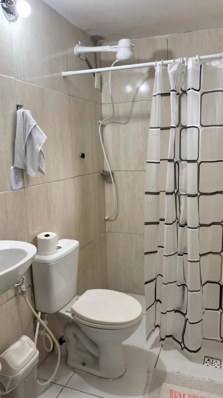 Alugo casa mobiliada. Sem água e luz, só aluguel.   - Foto 4
