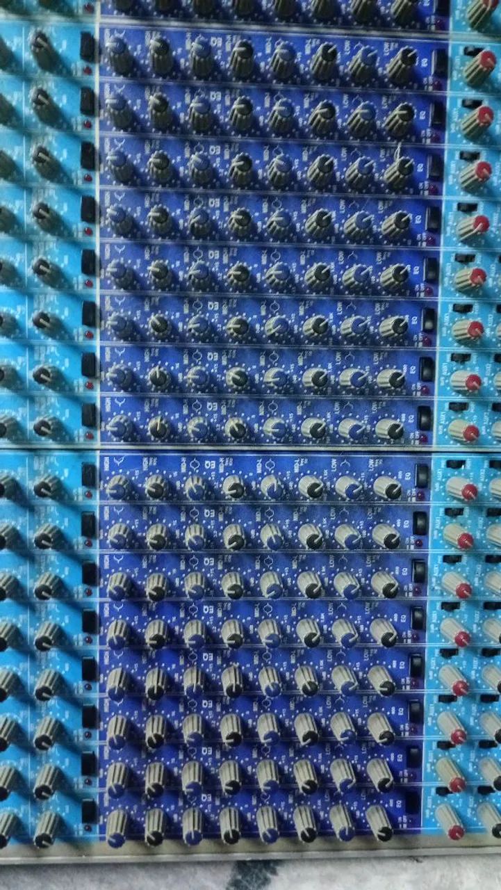 Vende-se mesa de som americana 32 canais 8 Aux XLR  - Foto 4