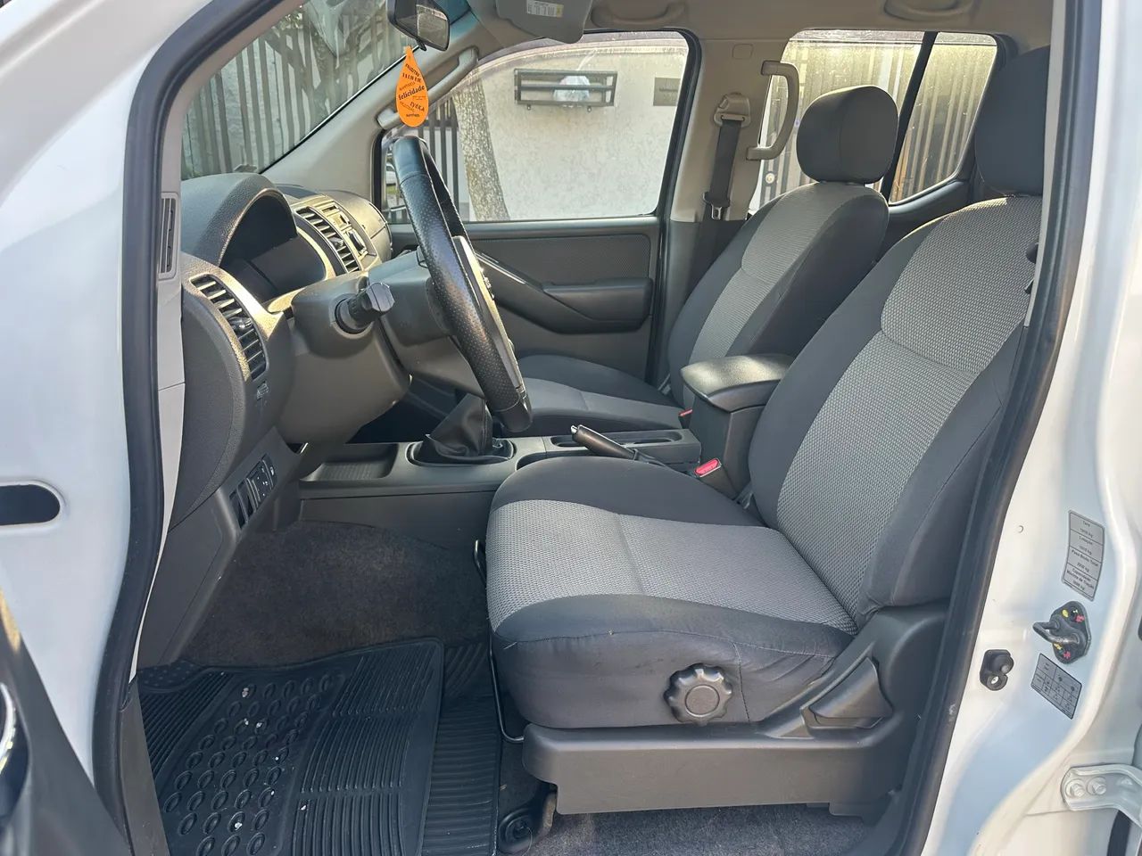 Nissan Frontier SV Attack CD 4X2 2.5 TB Diesel 2015 - Foto 2