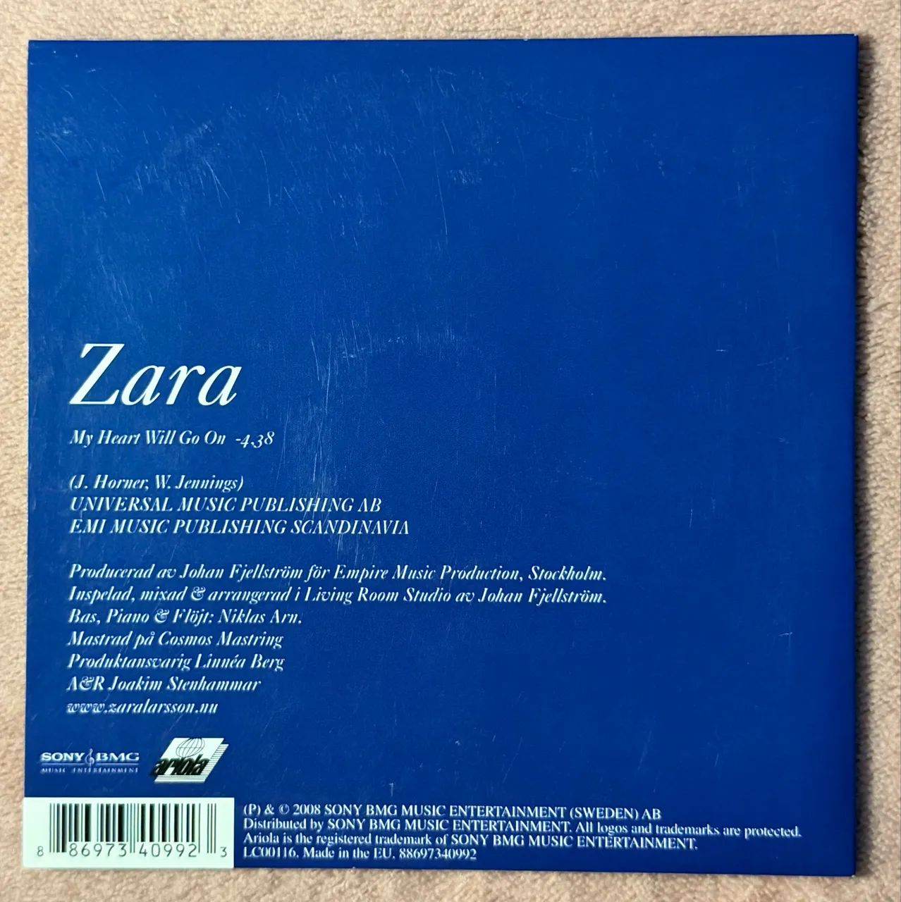 CD Autografado Zara Larsson My Heart Will Go On - Foto 3