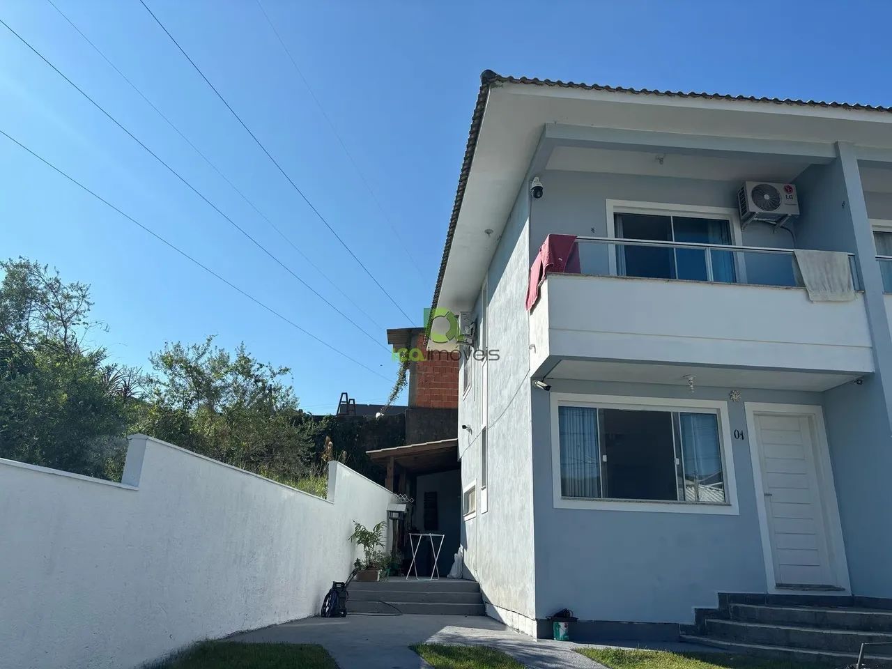 SOBRADO 02 DORMITÓRIOS COM AMPLO QUINTAL EM PALHOÇA! - Foto 2