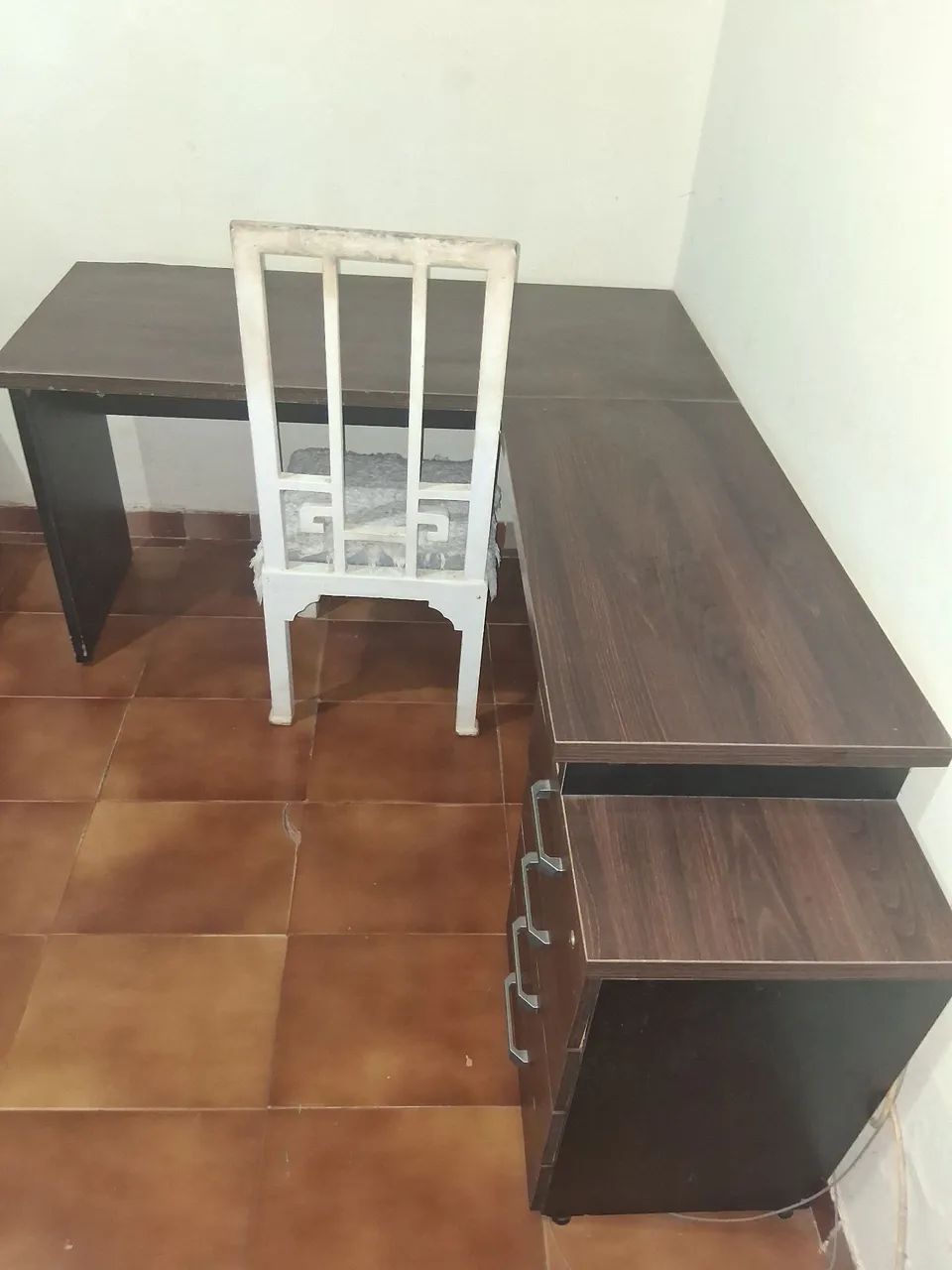 Mesa de escritorio dupla com 4 gavetas  - Foto 4