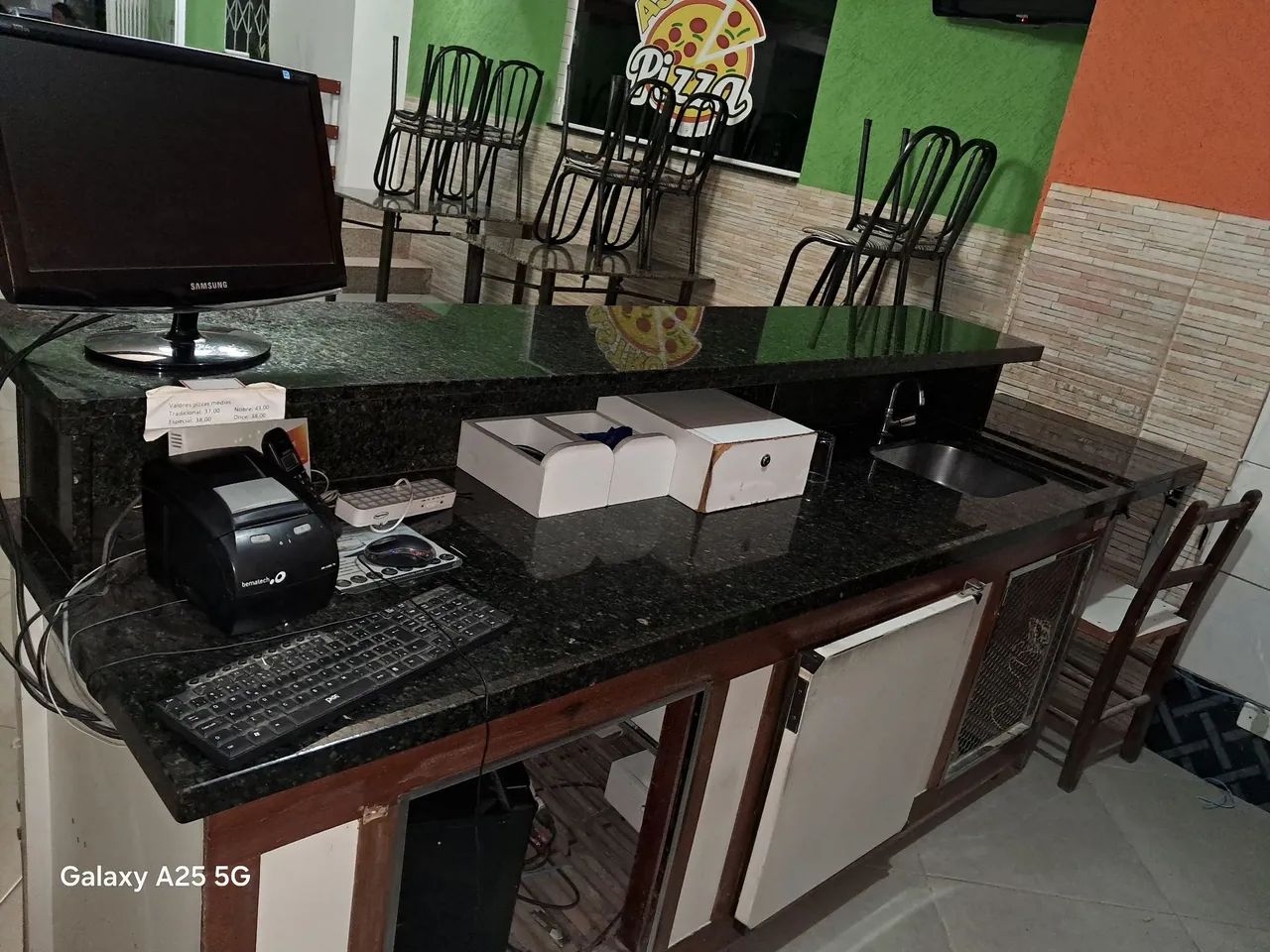 Vendo equipamentos para gastronomia. 