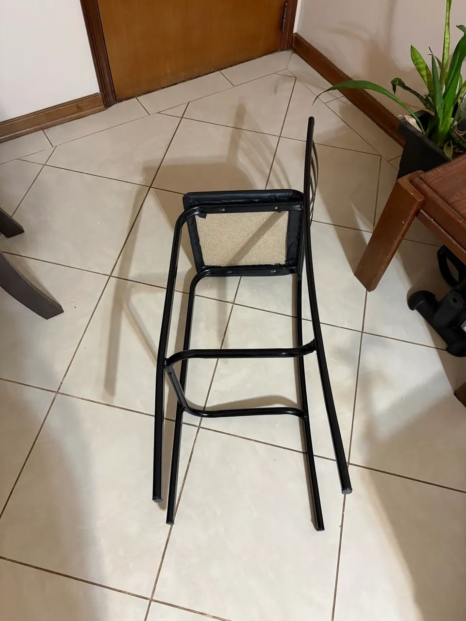 Banqueta de aço preta  - Foto 4