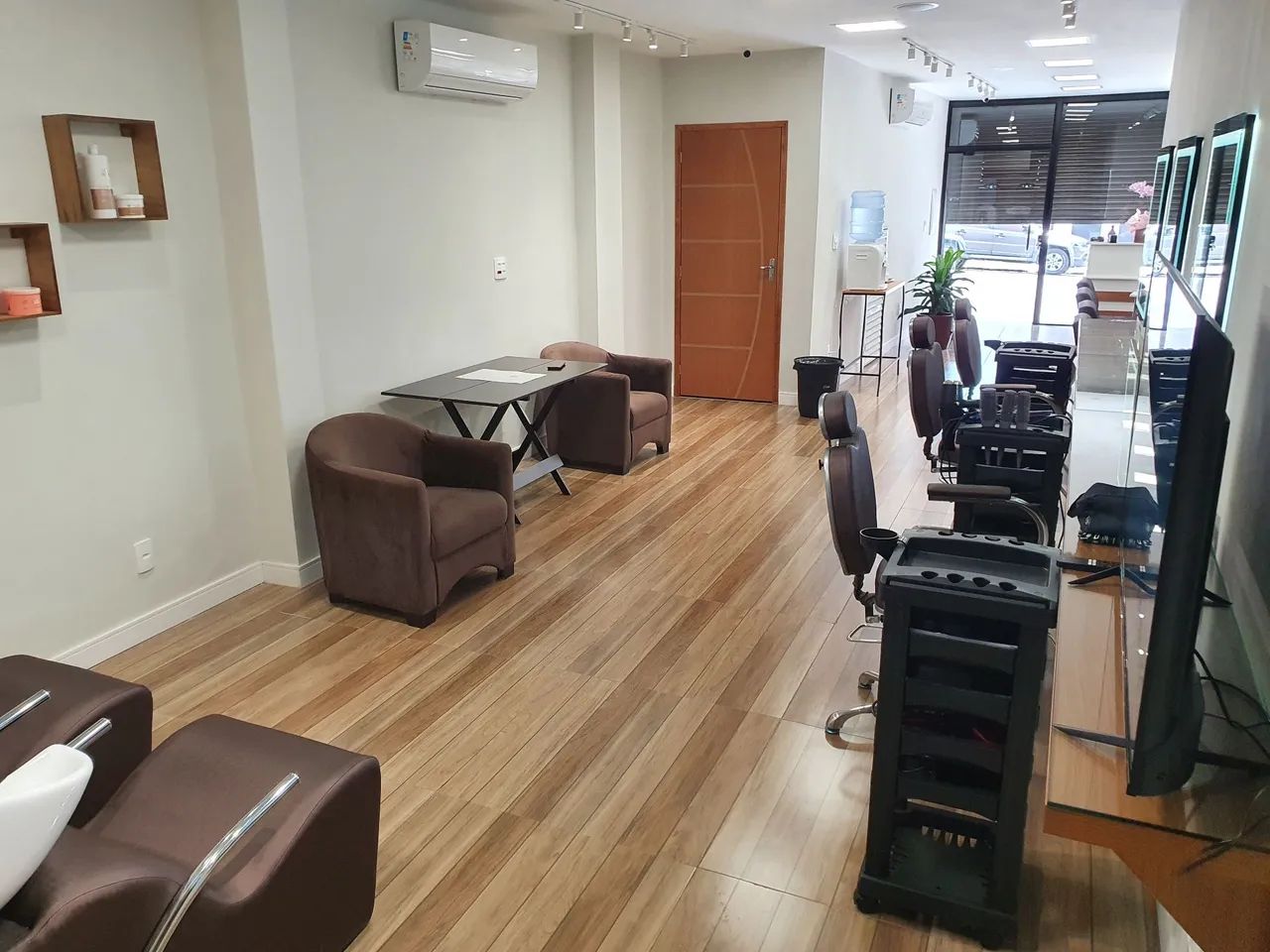 Vaga de emprego para manicure e pedicure. - Foto 4