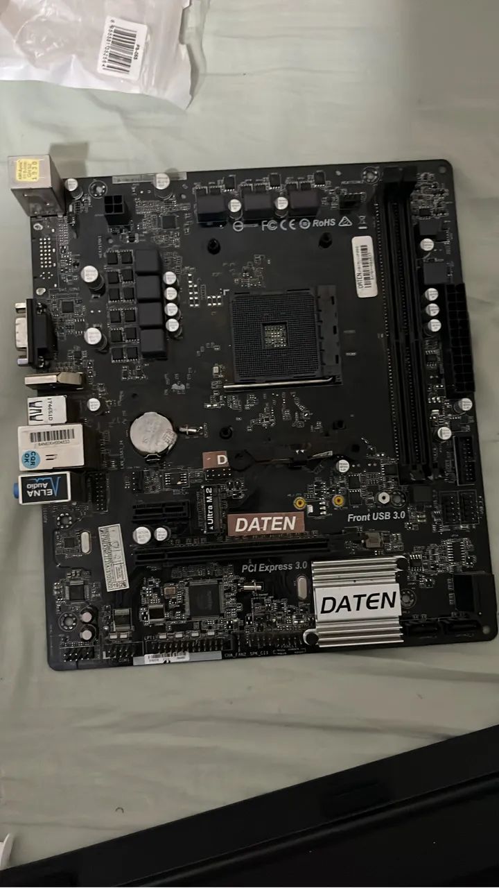 Vendo processador ryzen 3 3200 e placa mae DATEN 320 mxv 