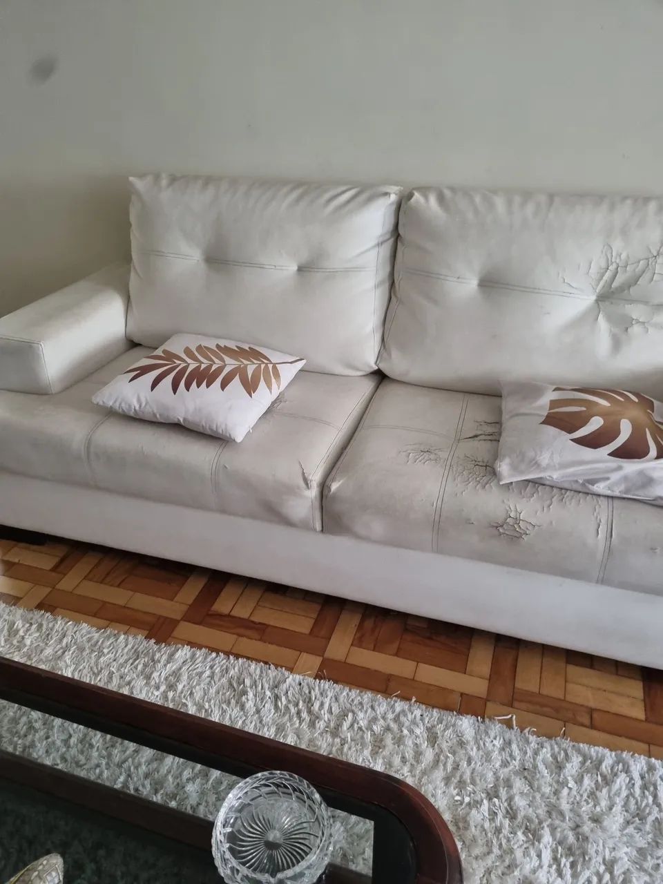 Sofa com estrutura perfeita para reforma 