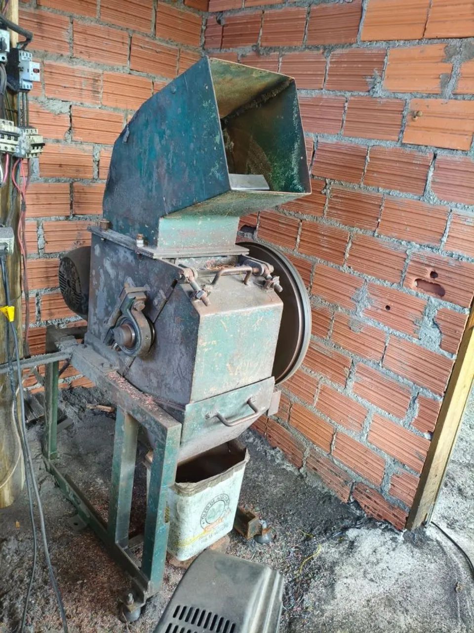 Moinho triturador e separadora vibratória 