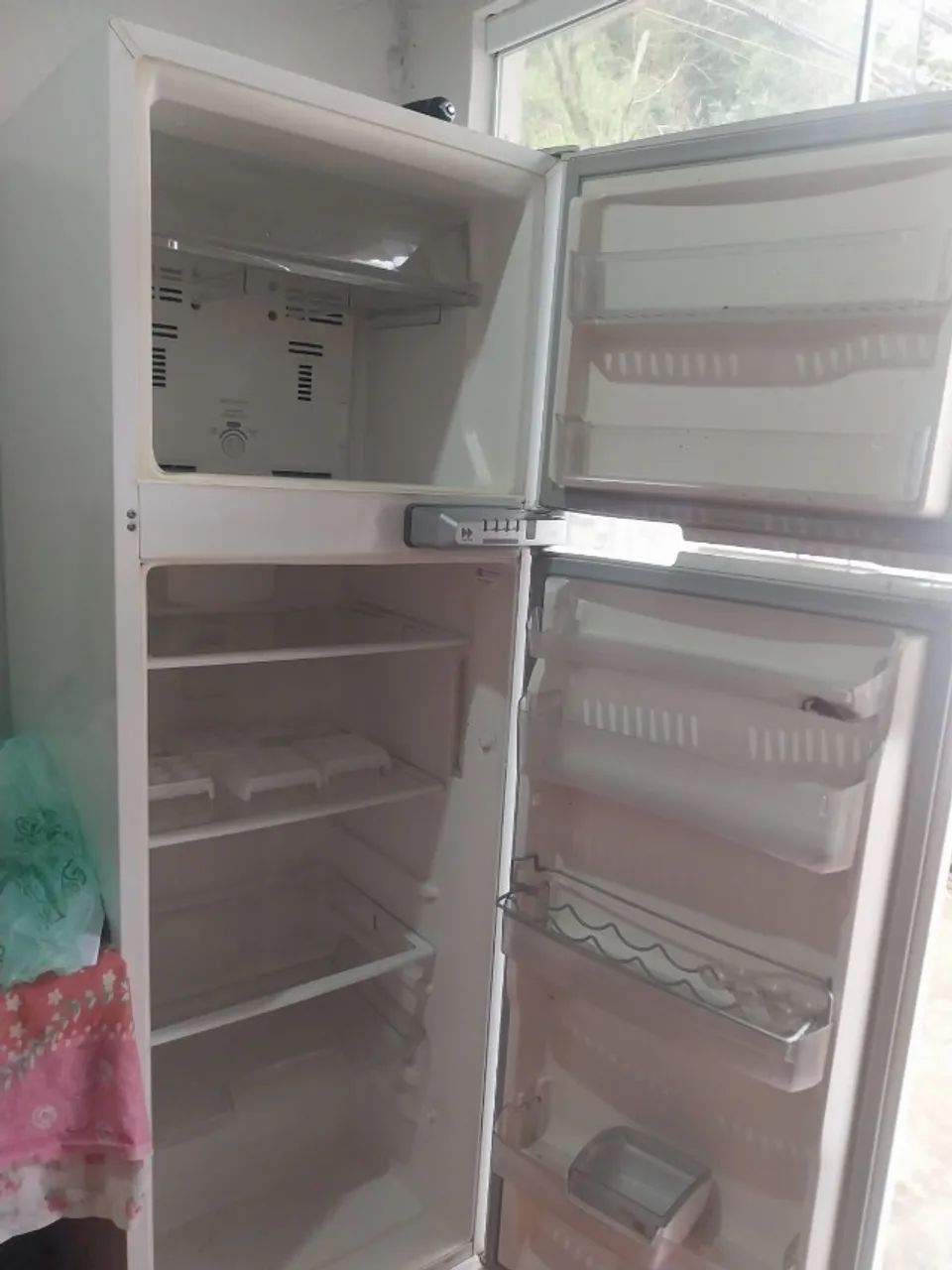 Vendo geladeira  - Foto 2