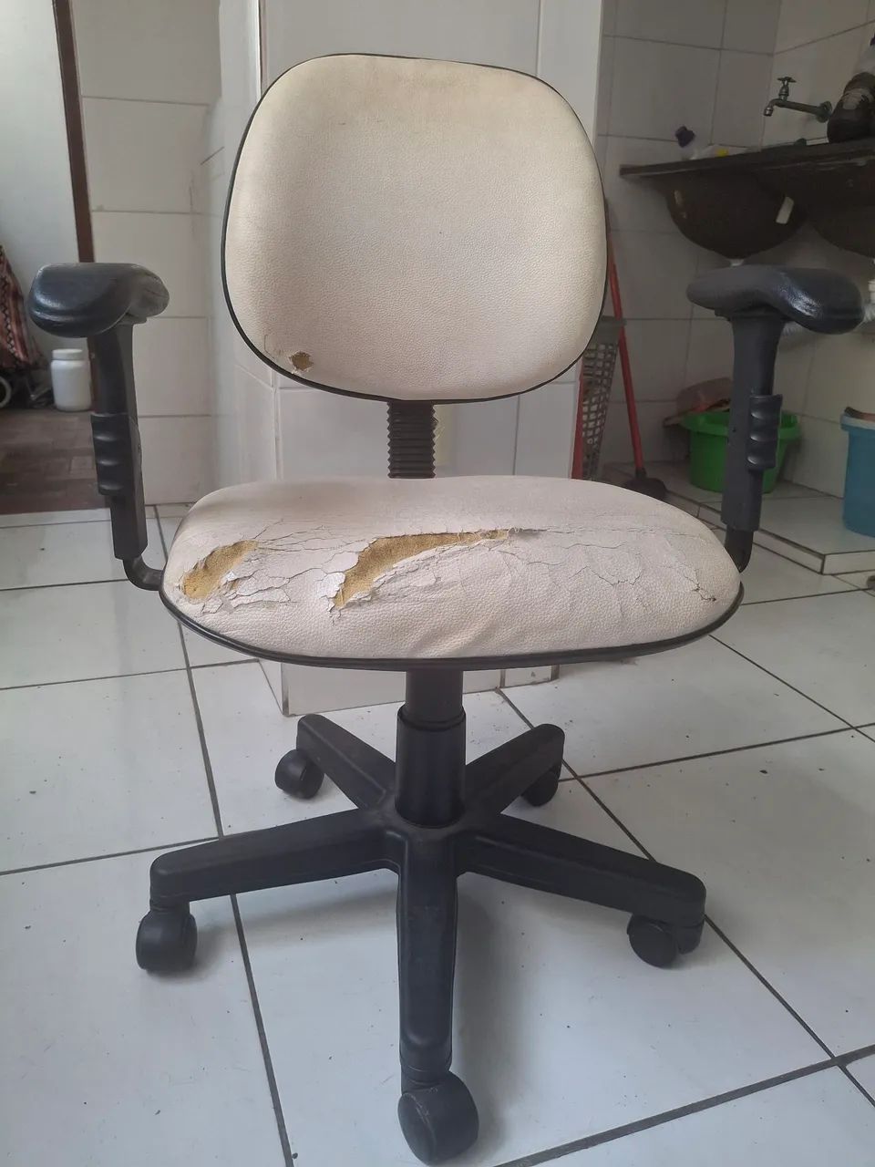 Cadeira de escritório - Foto 2