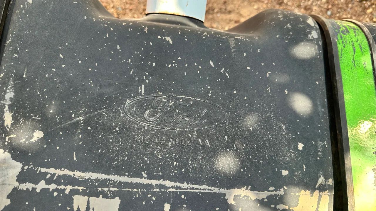 Vendo 2 tanques de 275 litros com suporte  - Foto 8