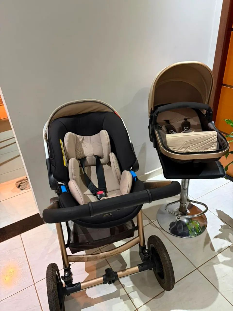 Carrinho de bebê Moisés com bebê conforto  - Foto 3