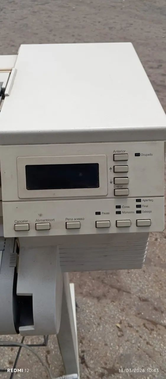Impressora plotter HP DesignJet 650C - Foto 3