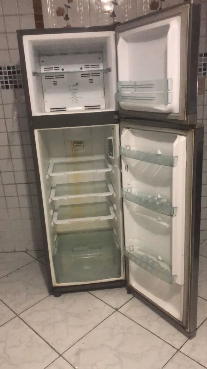 Vendo geladeira 