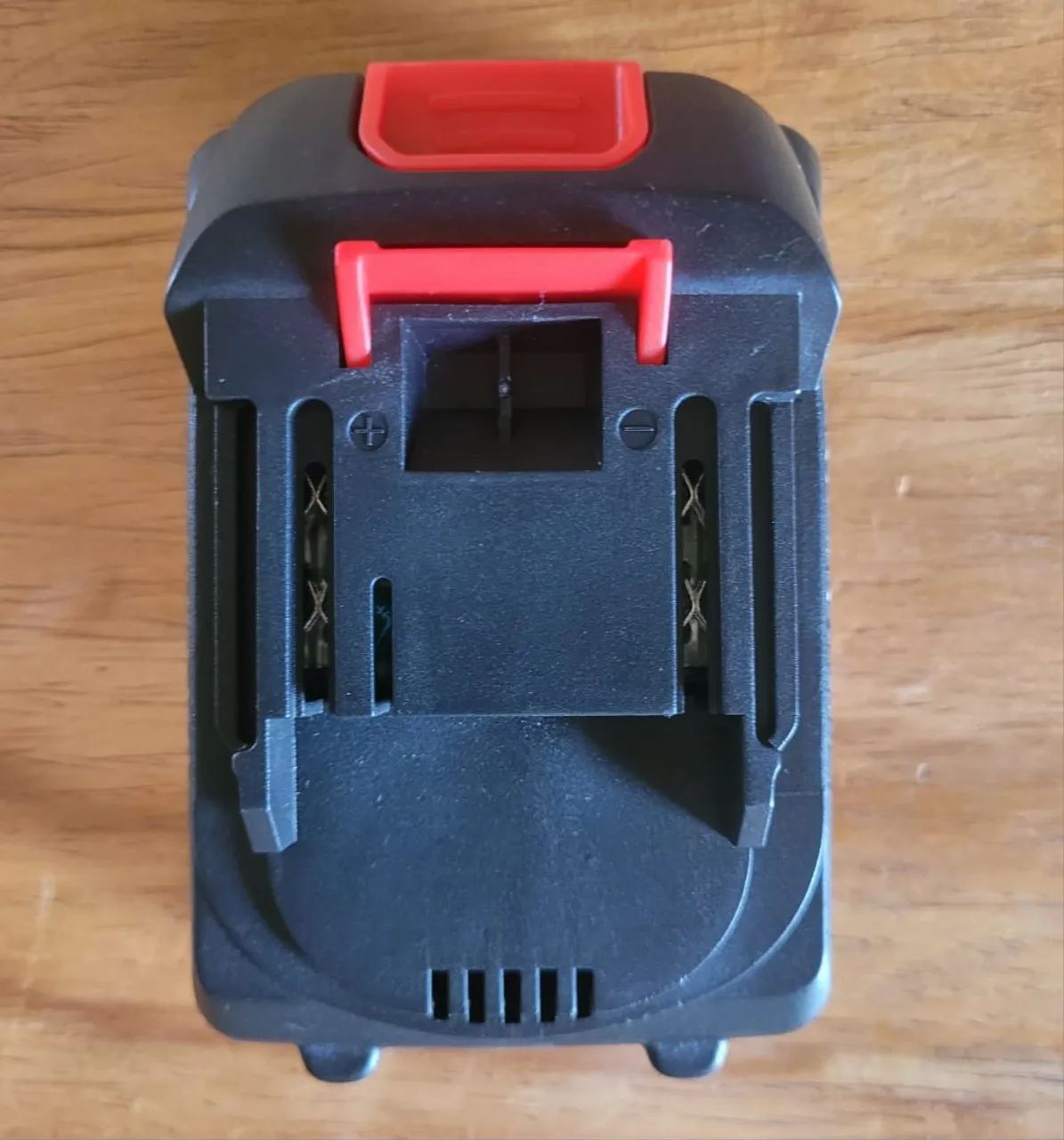 Bateria 48V Recarregável  serve para vários tipos de Ferramenta produto novo 2