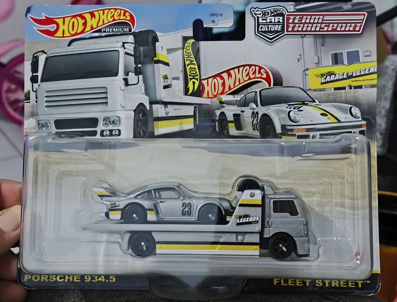 Hot Wheels Team Transport Porsche 934.5 Premium