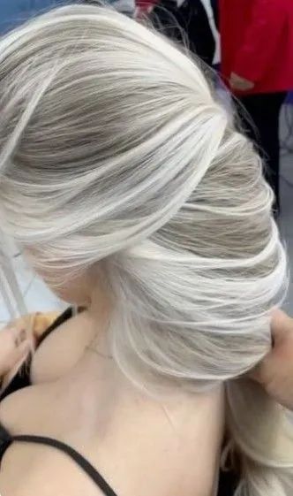 Mechas loiro perolado, platinado e morena iluminada - Foto 4