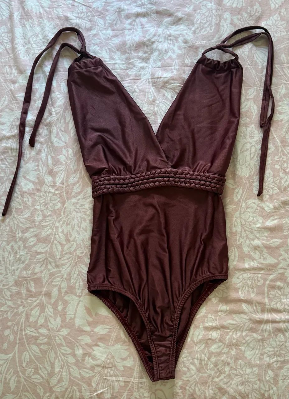 Body com decote nas costas e diferentes amarrações  - Foto 2
