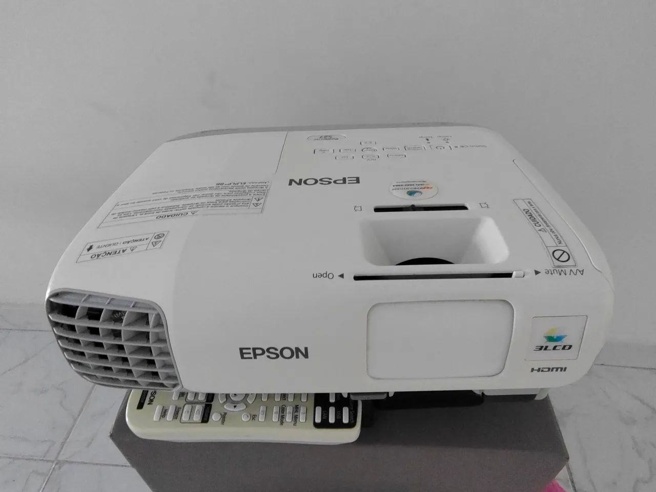 Roku + Projetor Epson S27 3LCD PowerLite