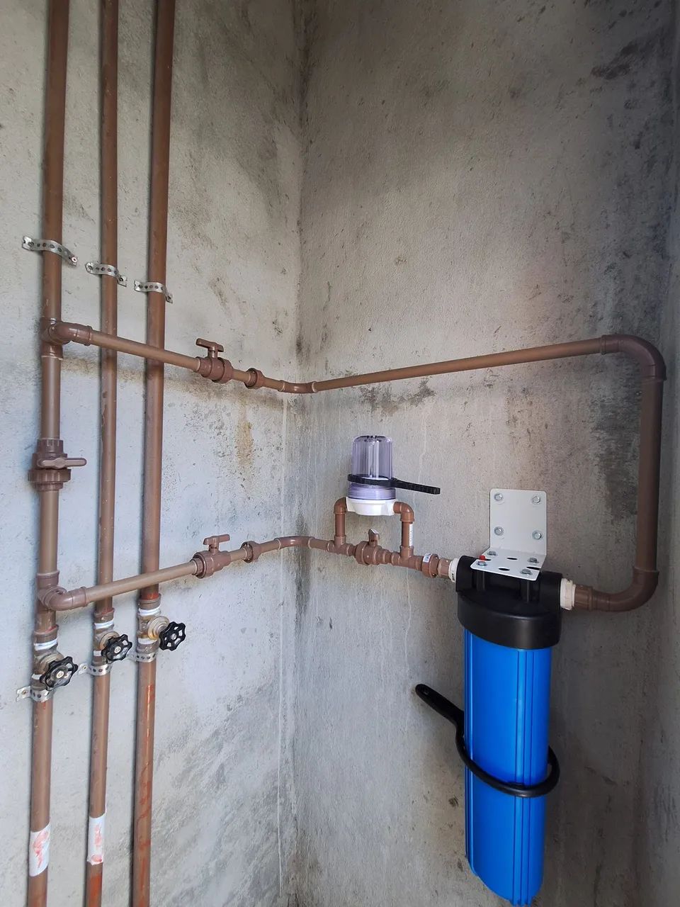 Sistema de filtro e clorador para caixa d'água 