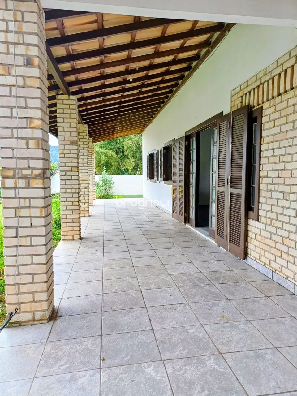 BROGNOLI VENDE -CASA TÉRREA COM 4 DORMITÓRIOS NA PRAIA DA DANIELA - Foto 2