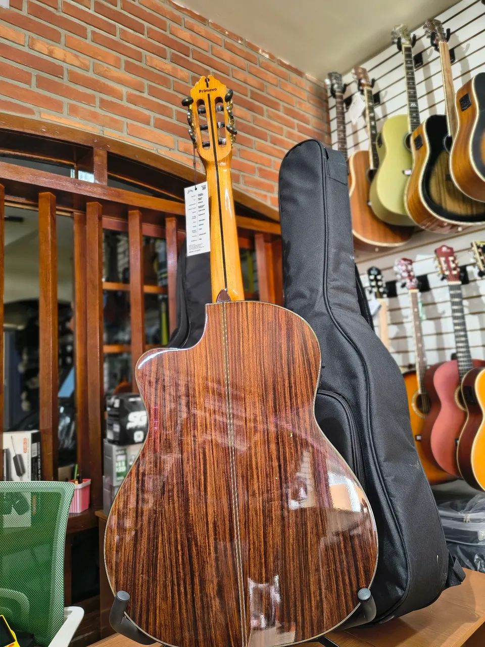 Violão Primevo Cedro maciço Cutway Eletroacústico com bag - Foto 2