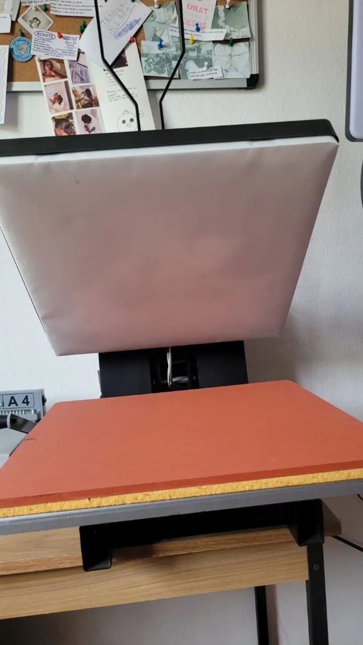 Prensa Plana para Sublimação, DTF e Transfer  38x38 preta 110v  - Foto 2