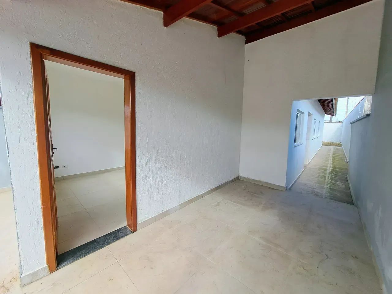 Casa moderna e reformada com 3 quartos, suíte e quintal no Daville  R$ 2.200 com IPTU incl - Foto 3